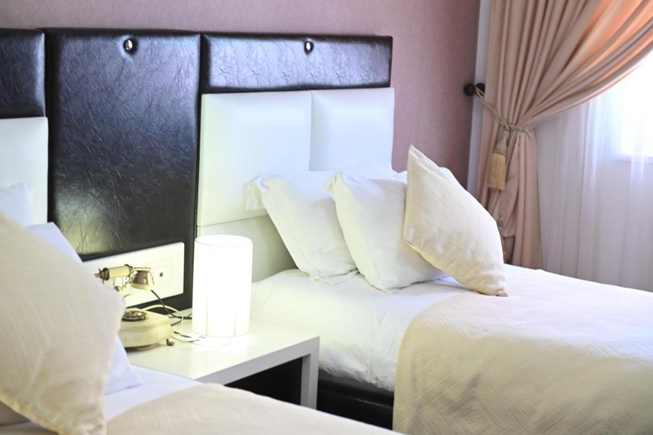 Hotel Liss Лежа Екстер'єр фото