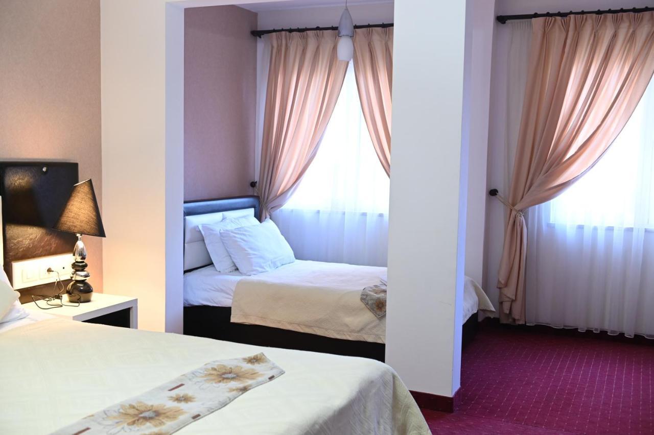 Hotel Liss Лежа Екстер'єр фото