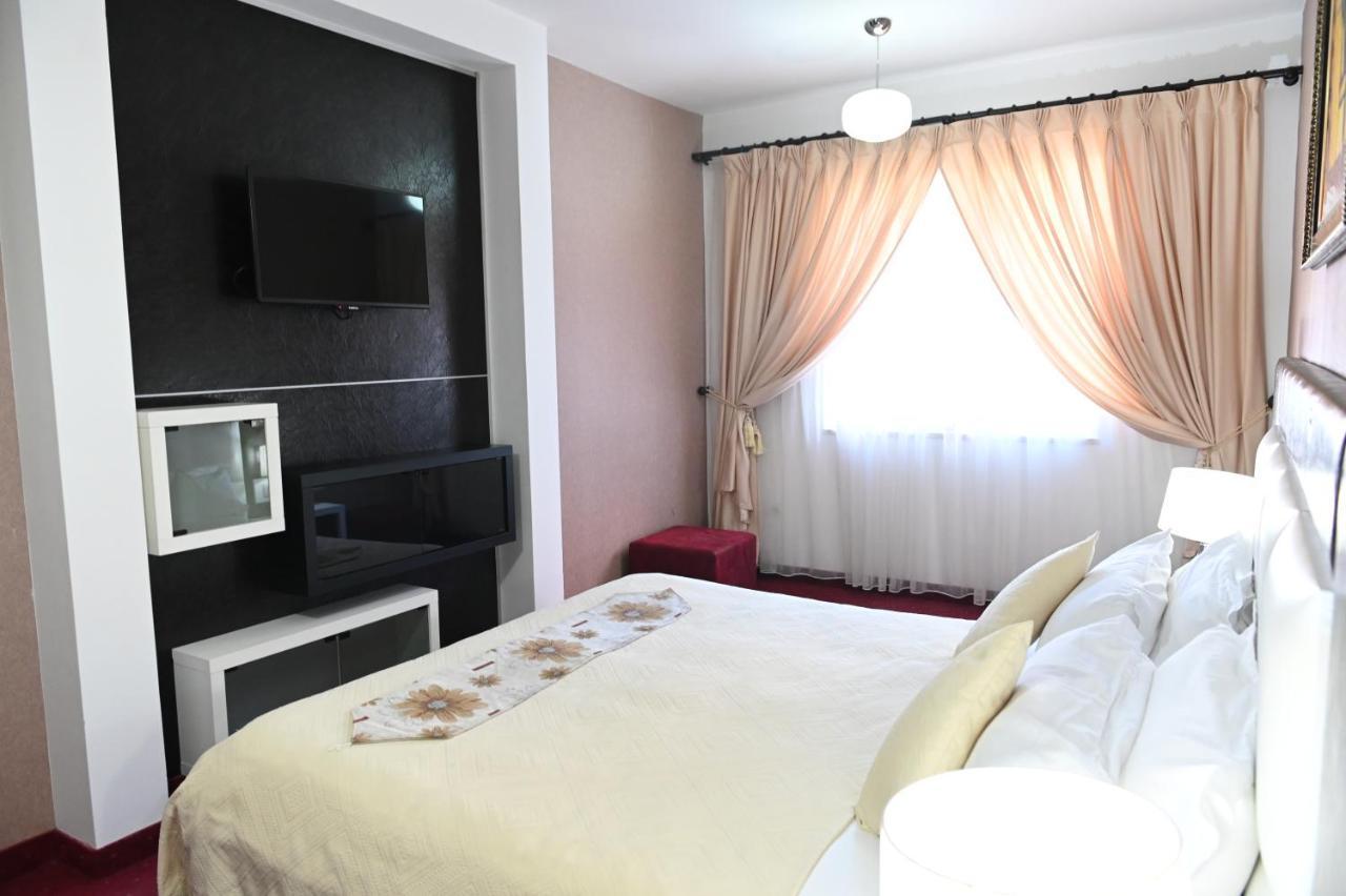 Hotel Liss Лежа Екстер'єр фото