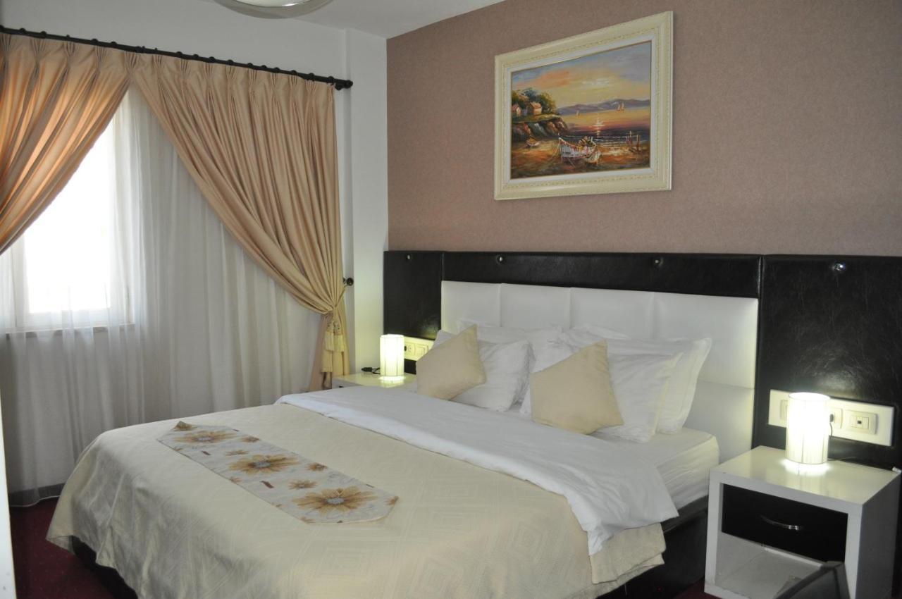Hotel Liss Лежа Екстер'єр фото