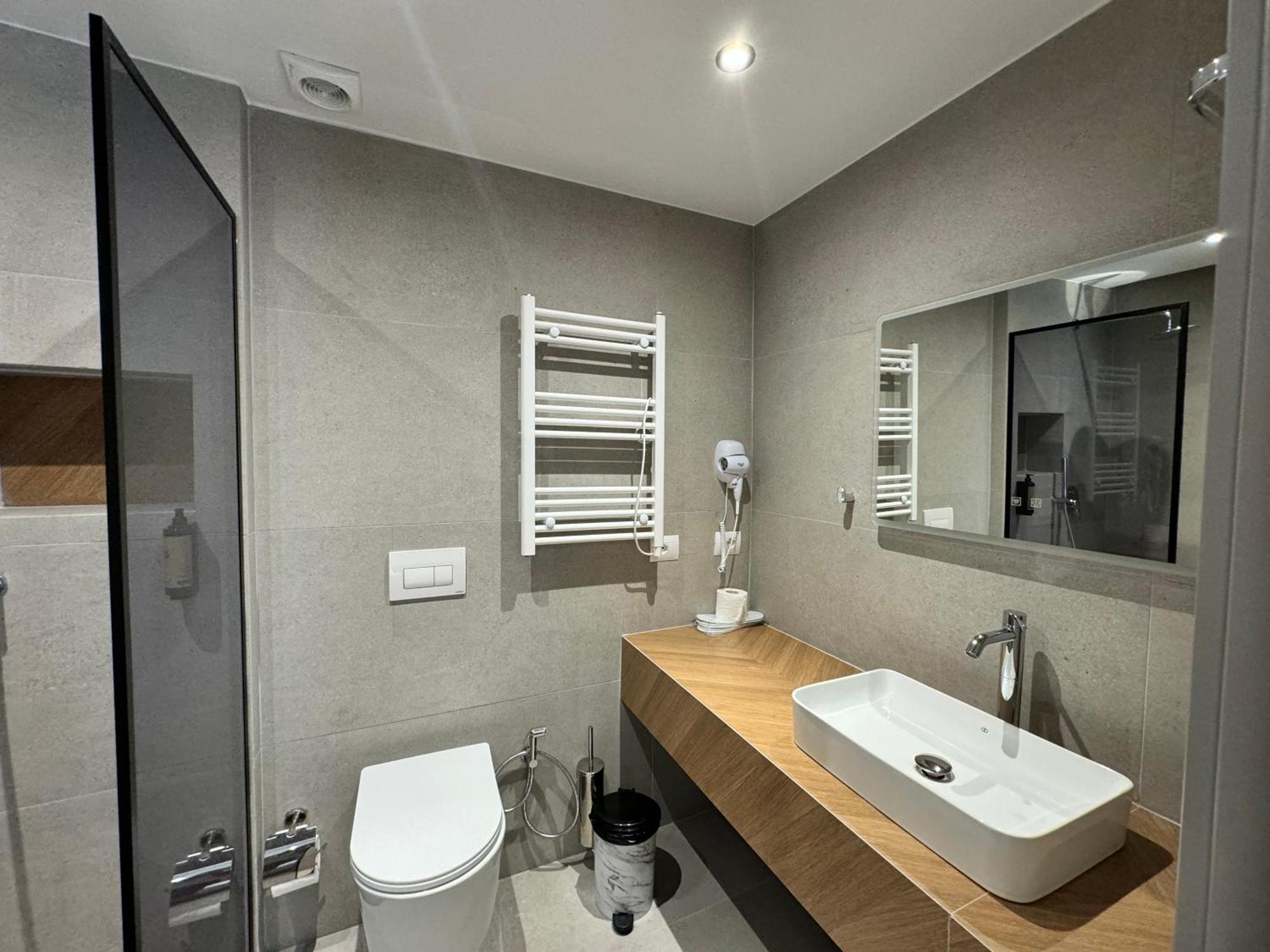 Hotel Liss Лежа Екстер'єр фото